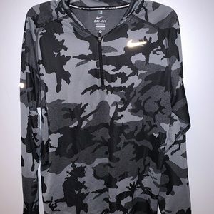 CAMOFLAUGE NIKE PULLOVER